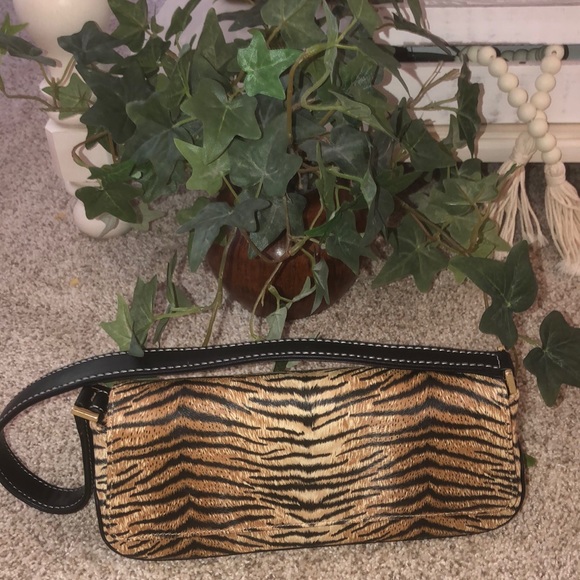 NWOT Liz Claiborne Leopard Bag - Picture 2 of 9